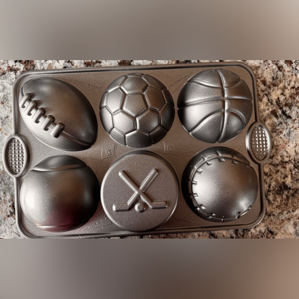 HTF VTG NORDIC WARE All Star Pan